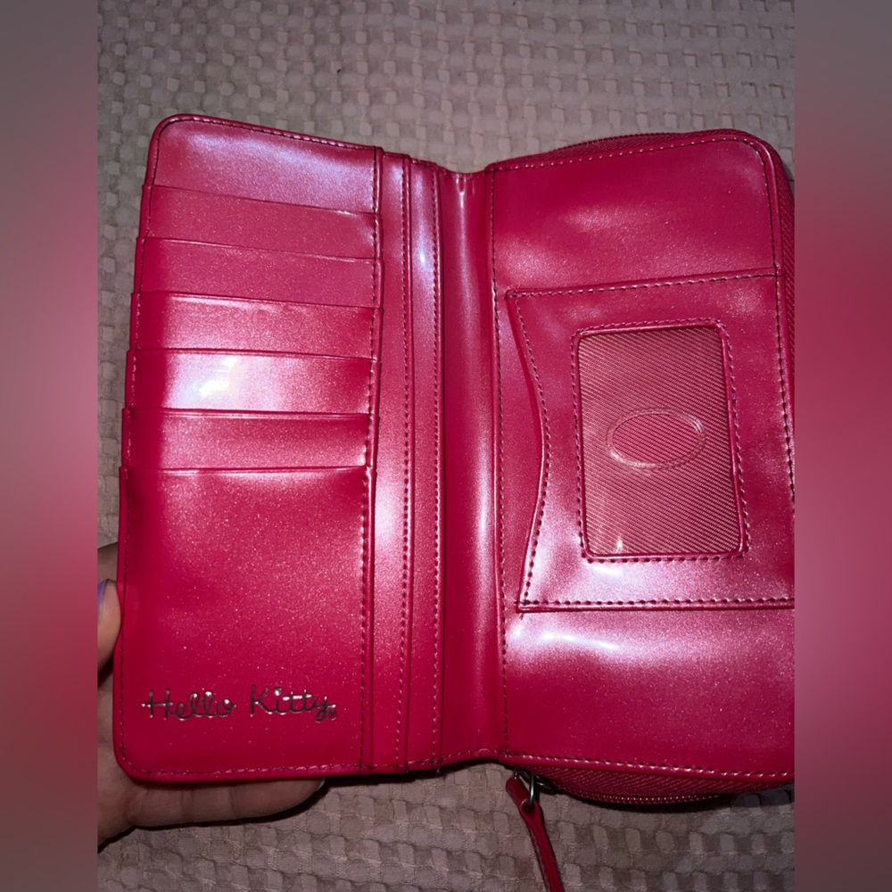 Hello Kitty Loungefly Wallet - Picture 6 of 6